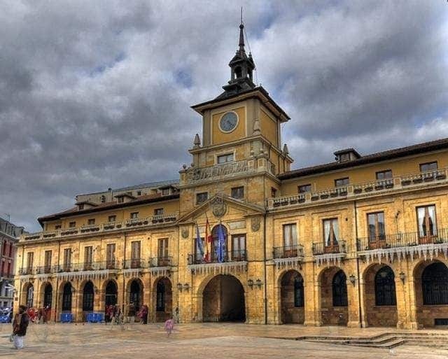 Albergue Turistico La Peregrina Овиедо Екстериор снимка