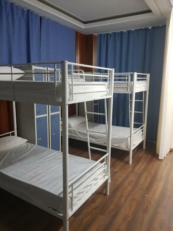 Albergue Turistico La Peregrina Овиедо Екстериор снимка